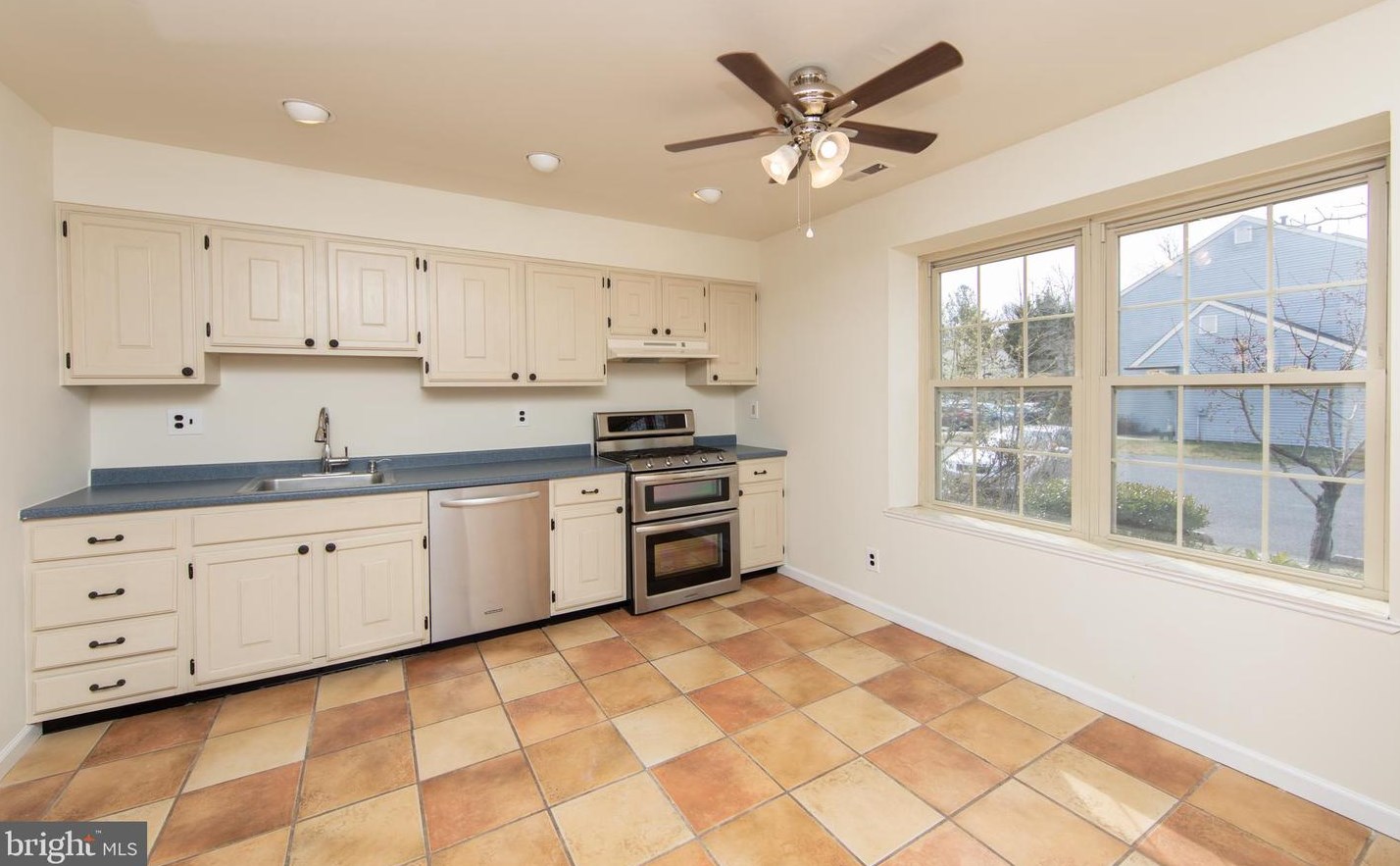 14 Wisina Ct, Medford, NJ 08055-9369