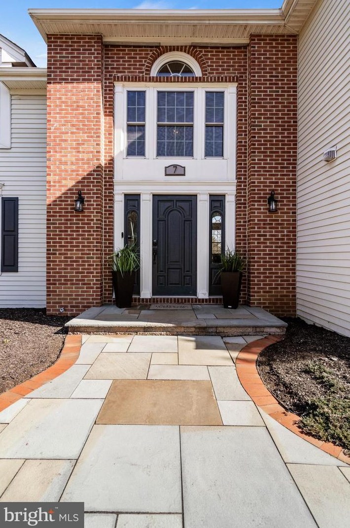 7 Millstream Dr, Mount Laurel, NJ 08054
