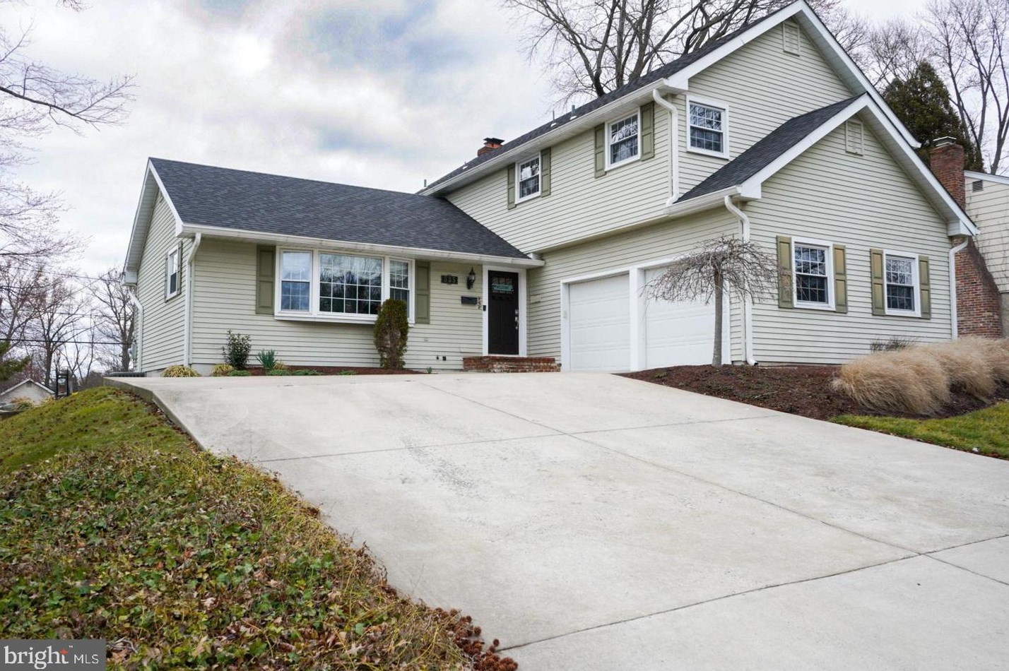 535 S Brentwood Dr, Mount Laurel, NJ 08054