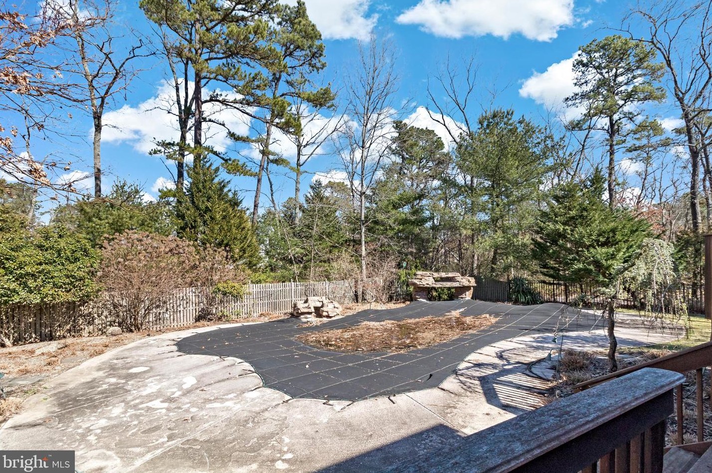 18 High Point Dr, Medford, NJ 08055-3816