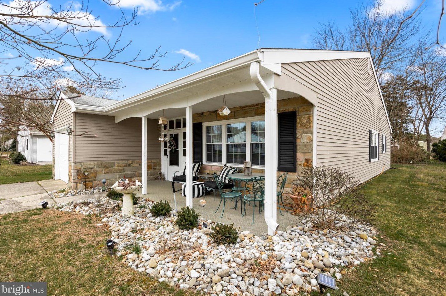 4 Sherwood Pl, Southampton, NJ 08088