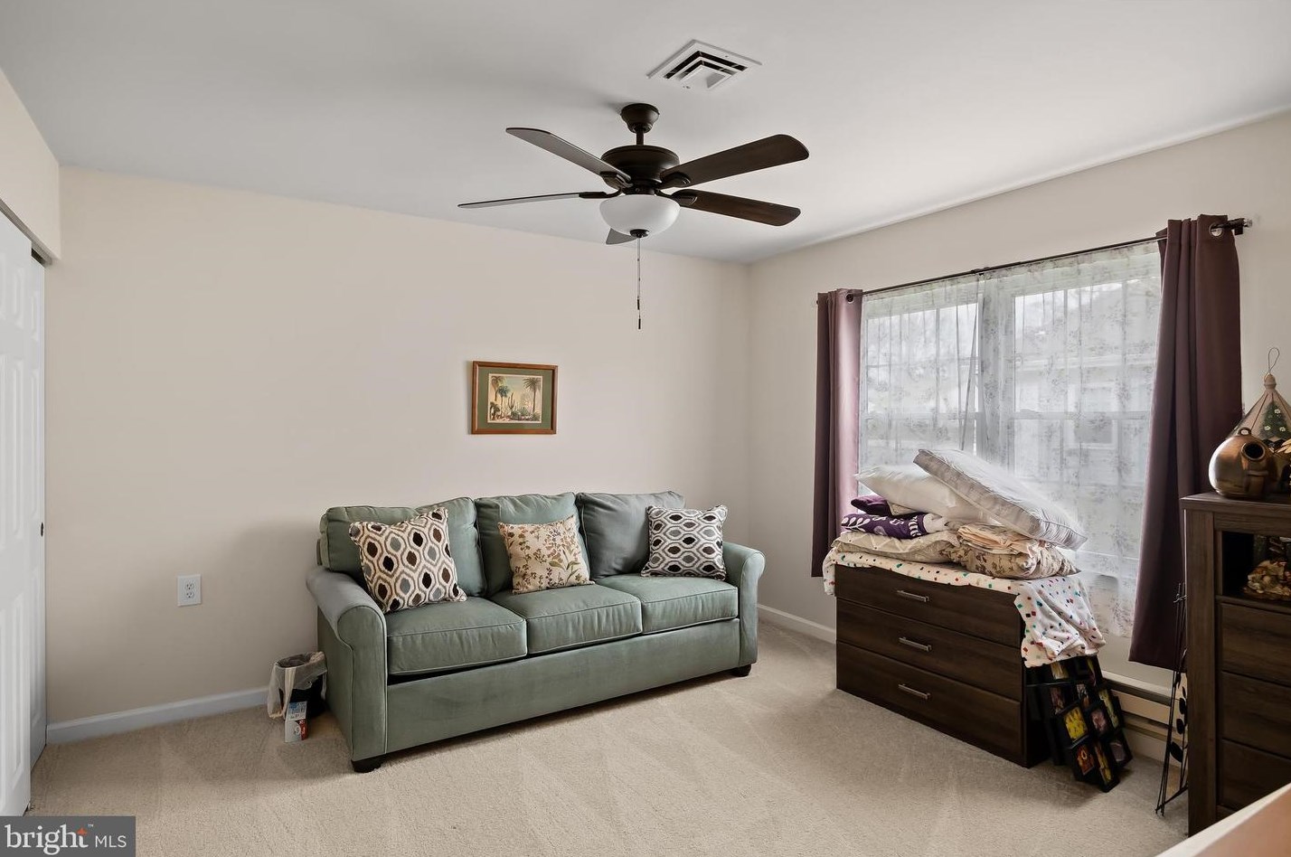 4 Sherwood Pl, Southampton NJ  08088-1124 exterior