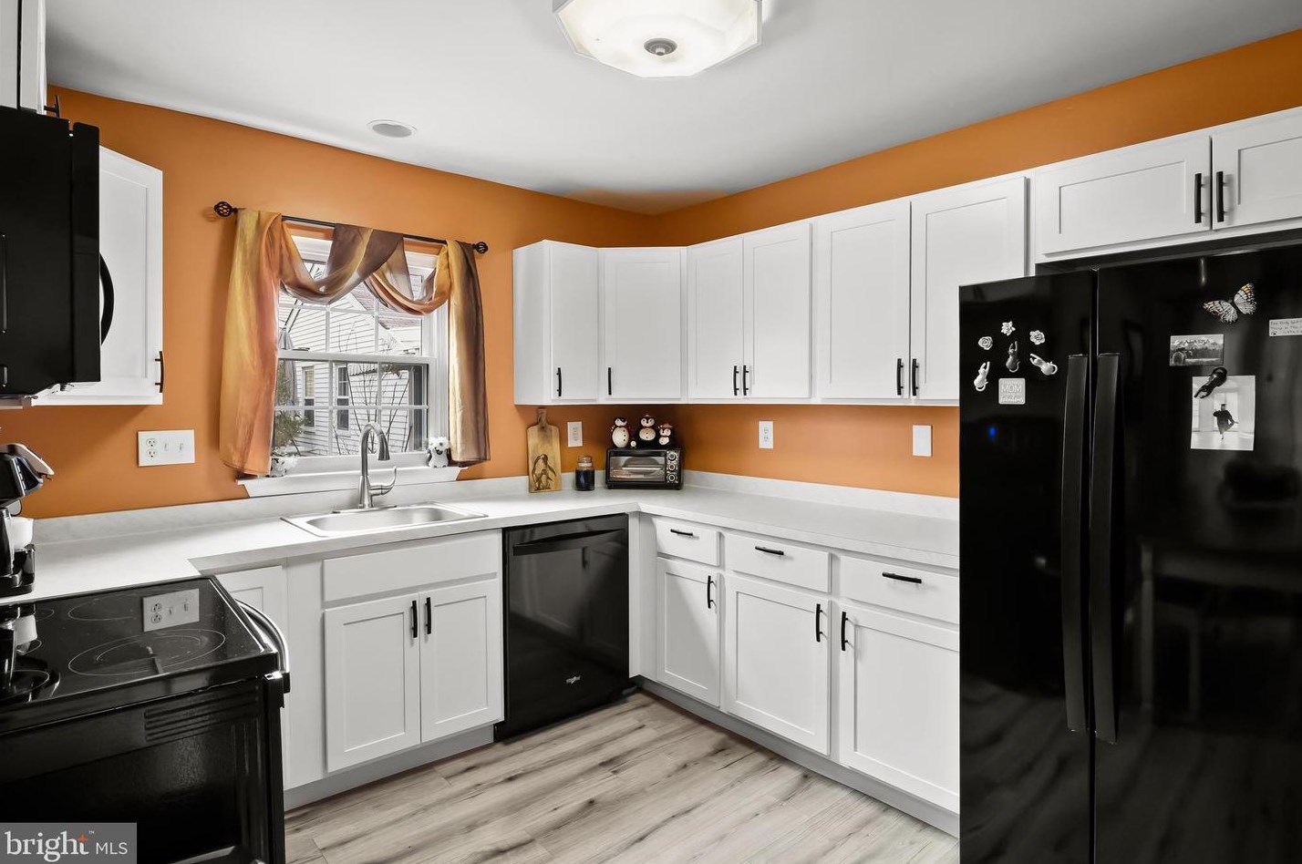 4 Sherwood Pl, Southampton NJ  08088-1124 exterior