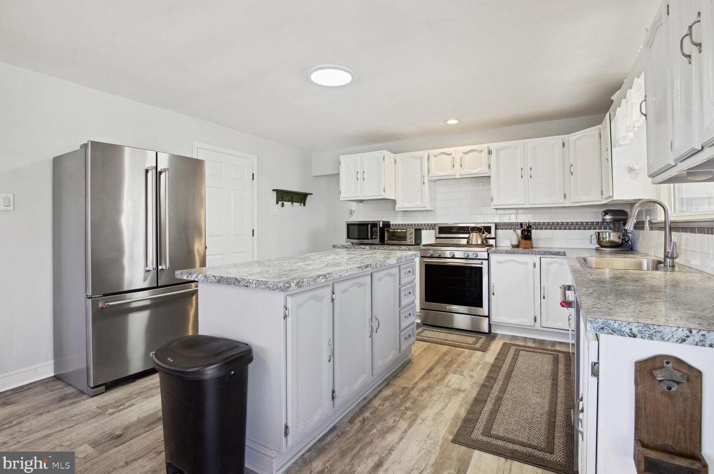 2813 Monmouth Rd, North Hanover, NJ 08562