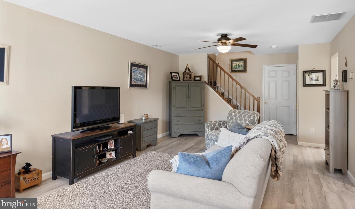406 Kirby Way, Mount Laurel NJ  08054-6421 exterior