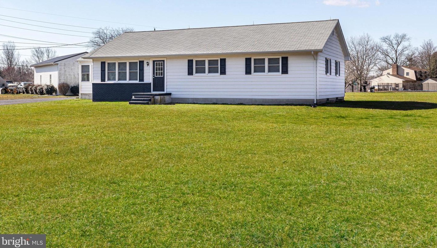 303 Eayrestown Rd, Southampton, NJ 08088