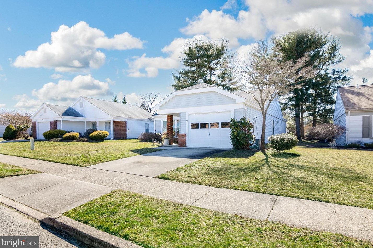 23 Banbury Ln, Southampton, NJ 08088-1222