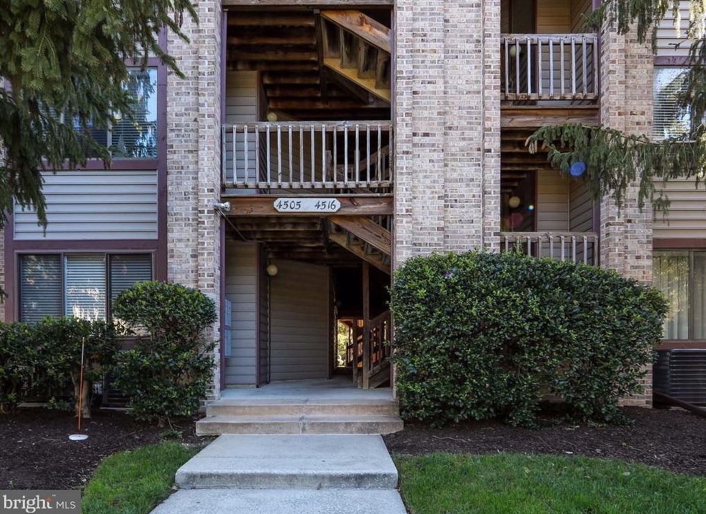 4512 Aberdeen Dr, Mount Laurel, NJ 08054
