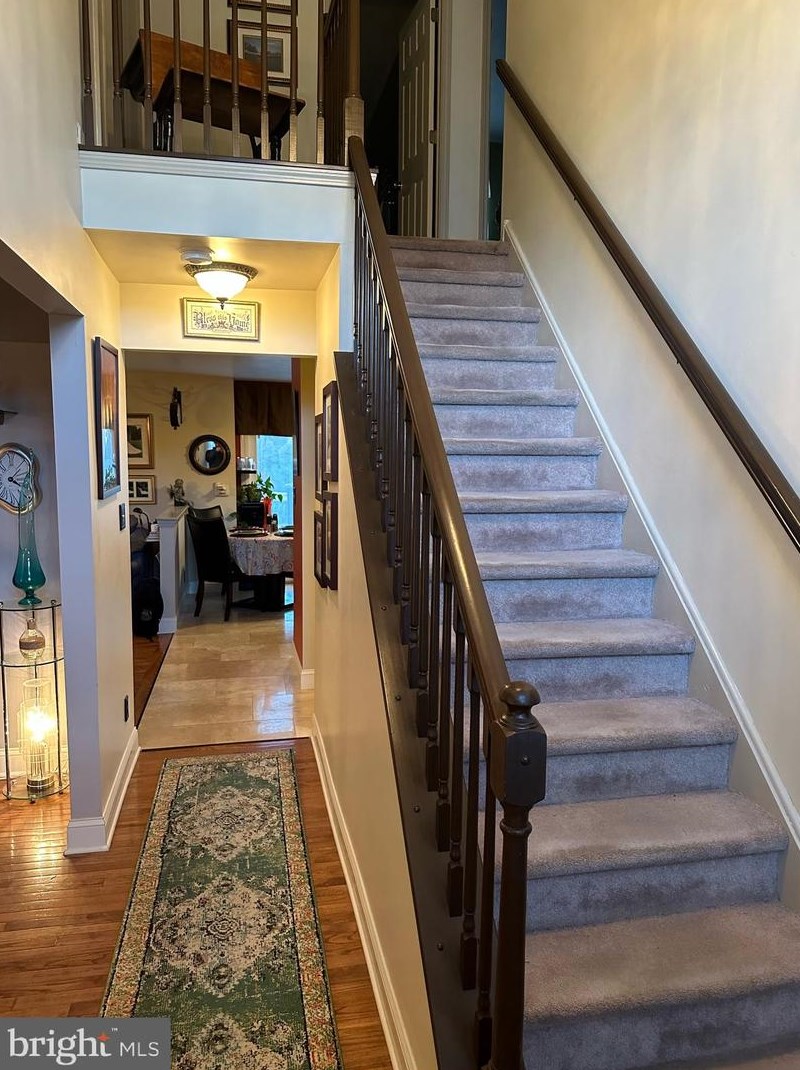 4 Adams Dr, Burlington, NJ 08016-3190