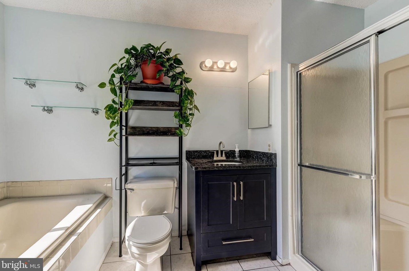 5201 Aberdeen Dr, Mount Laurel NJ  08054-5628 exterior