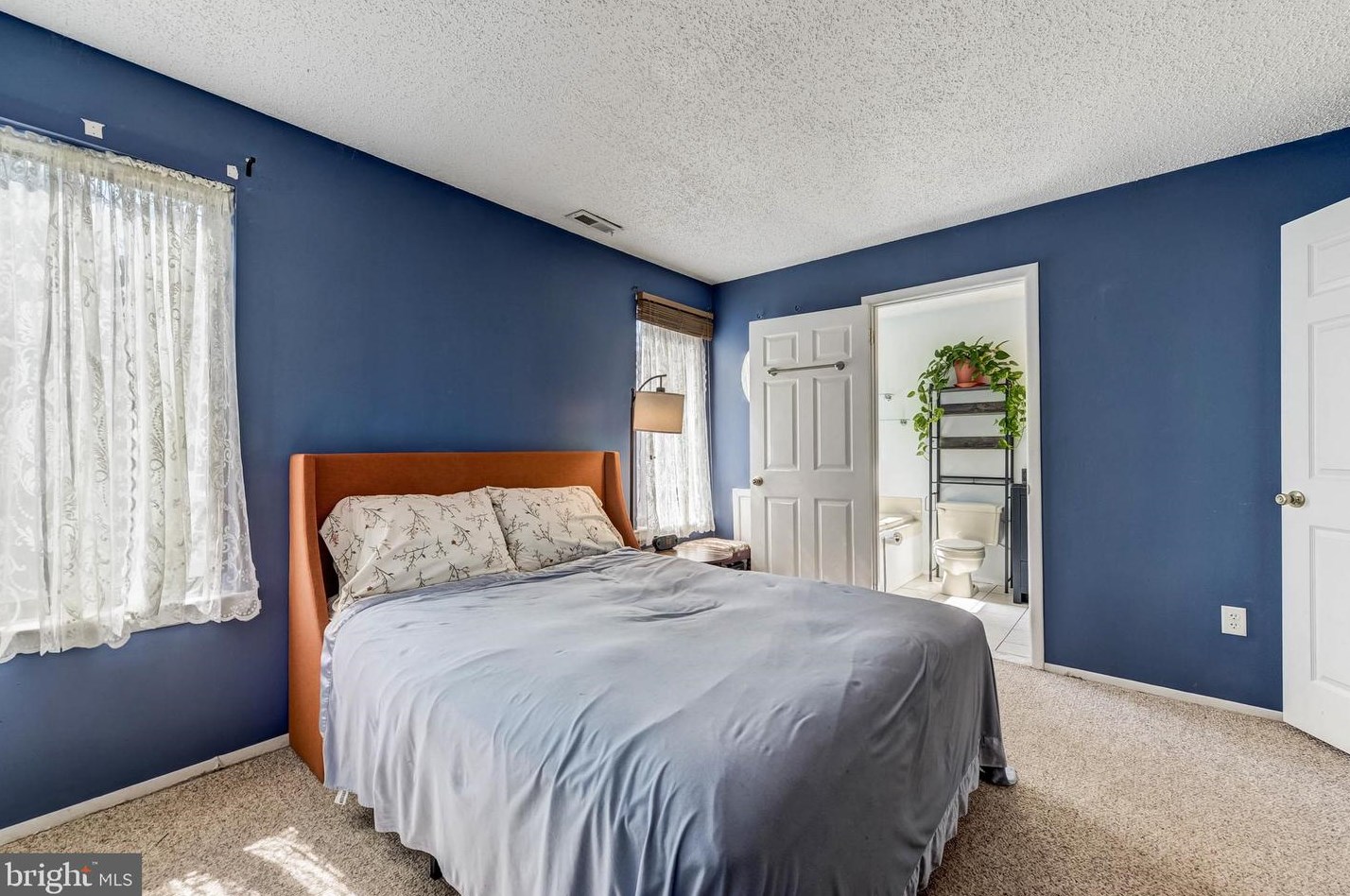 5201 Aberdeen Dr, Mount Laurel NJ  08054-5628 exterior