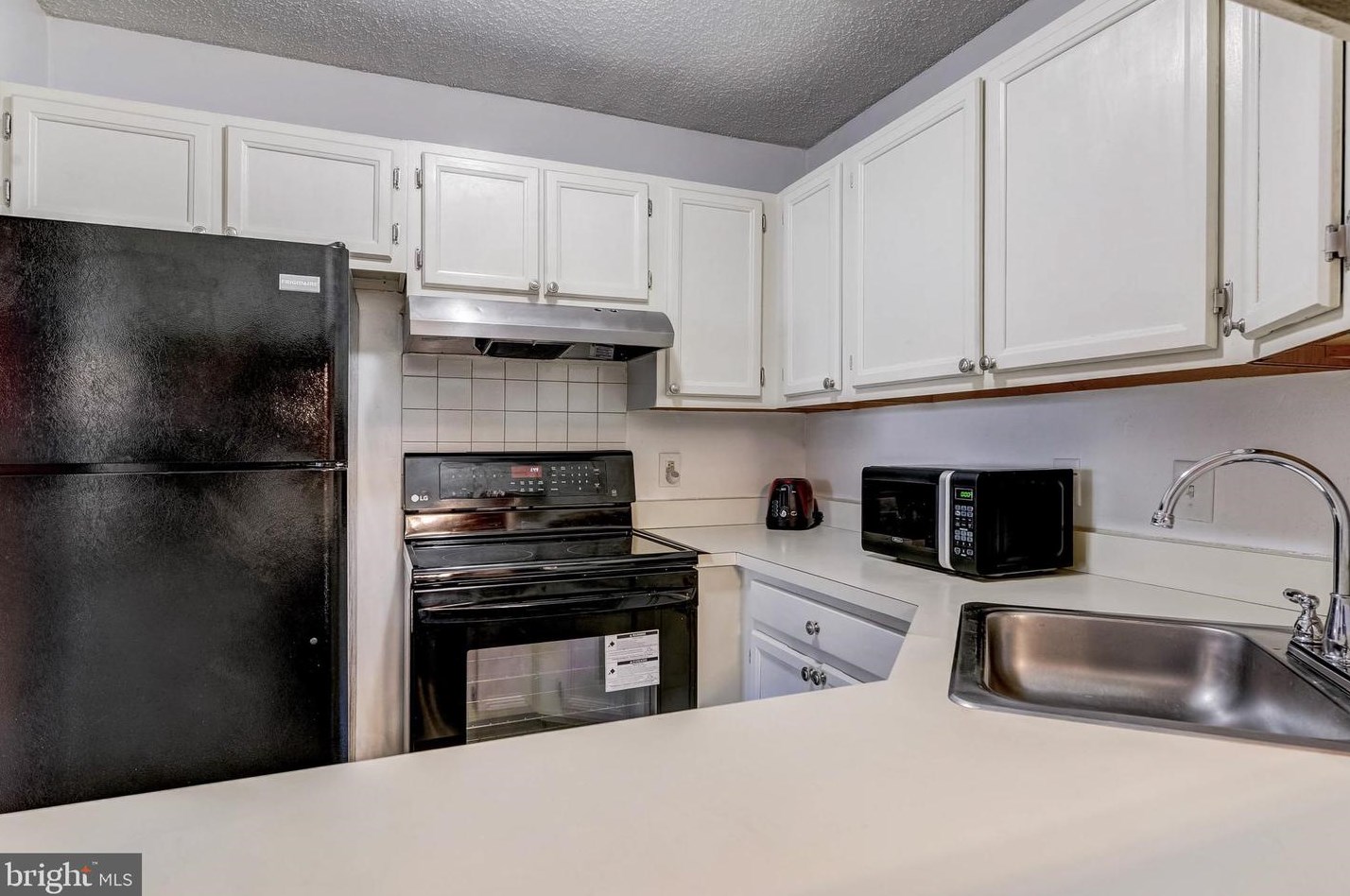 5201 Aberdeen Dr, Mount Laurel NJ  08054-5628 exterior