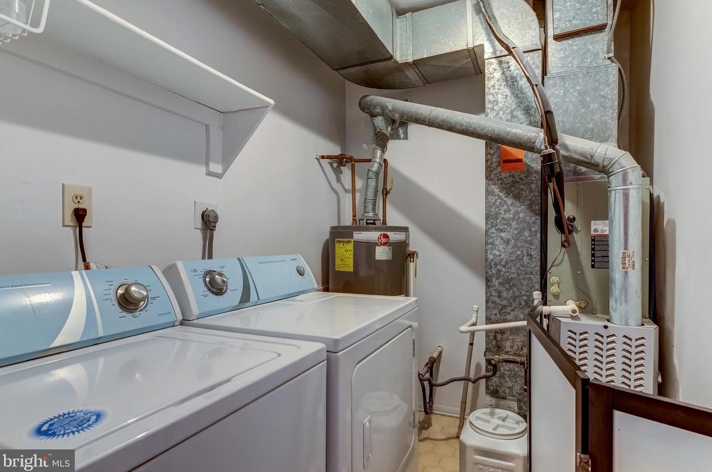 5201 Aberdeen Dr, Mount Laurel NJ  08054-5628 exterior