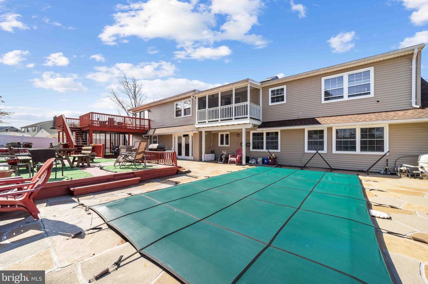 83 Country Club Rd, Willingboro, NJ 08046