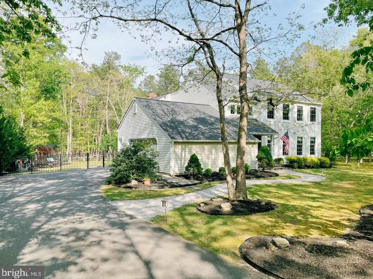3 Yardley Dr, Medford, NJ 08055
