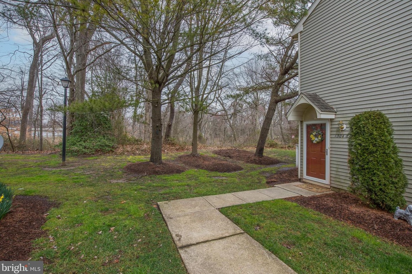 1304 Yarmouth Ln, Mount Laurel, NJ 08054