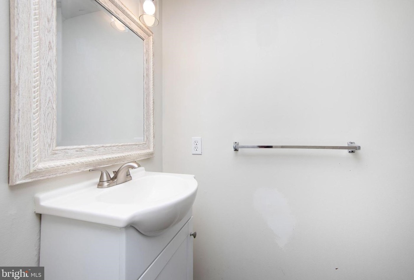415 Acorn Rd, Mount Laurel NJ  08054-2134 exterior