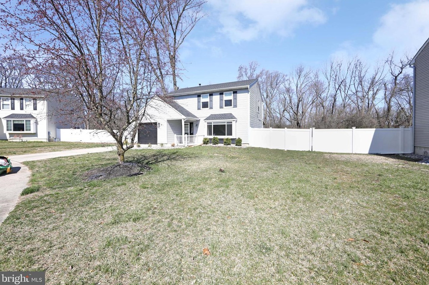 415 Acorn Rd, Mount Laurel, NJ 08054
