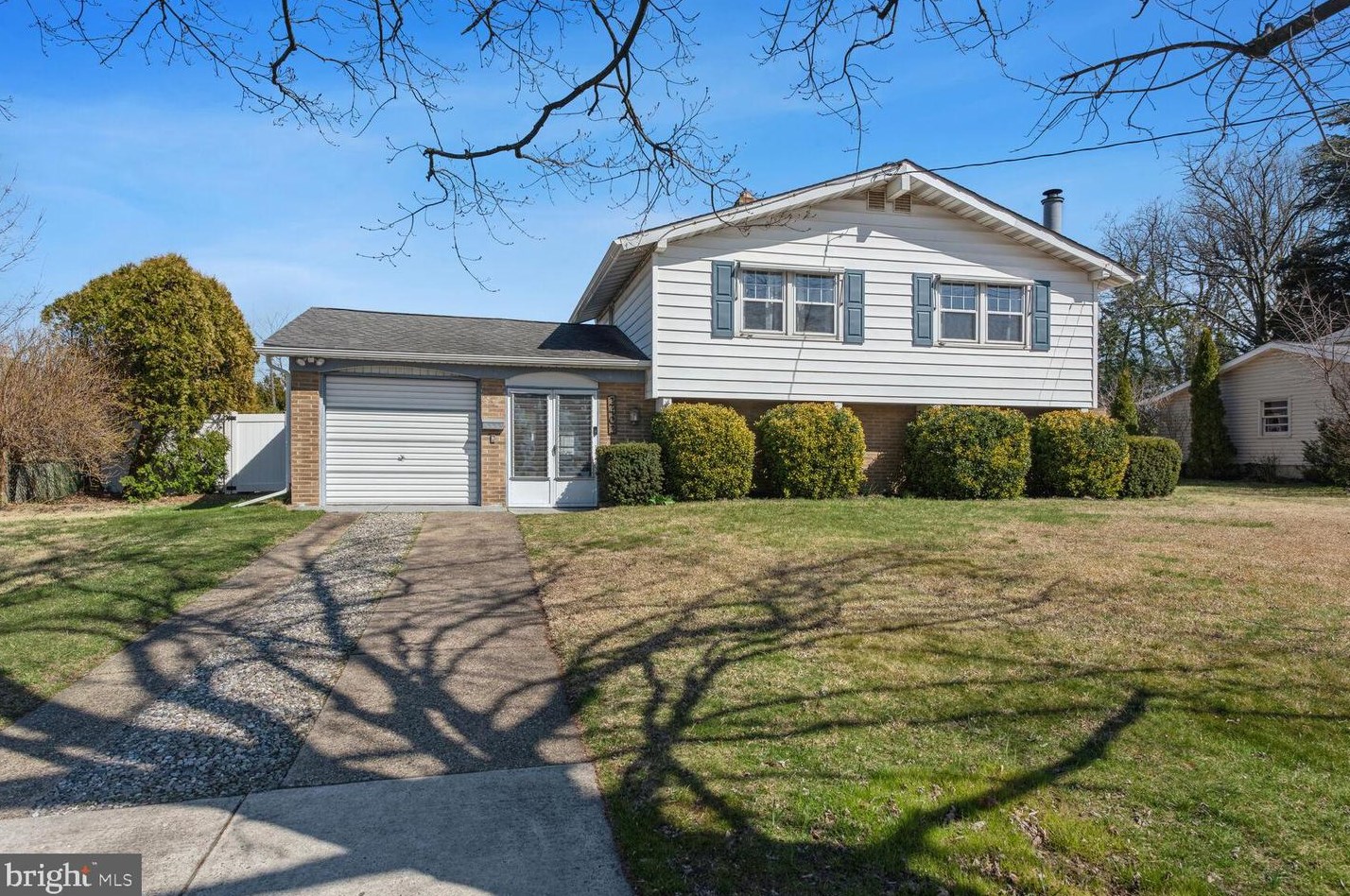 2402 New Albany Rd, Riverton, NJ 08077