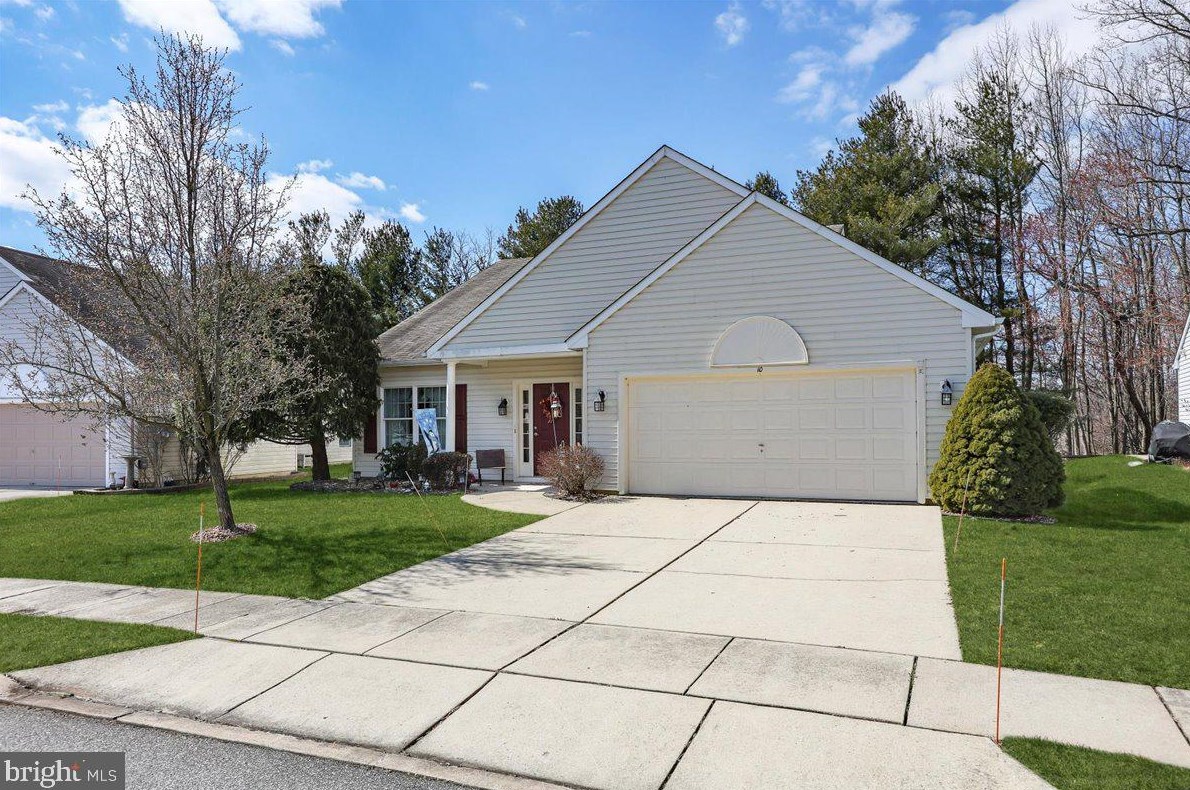 10 Wagon Wheel Ln, Columbus, NJ 08022