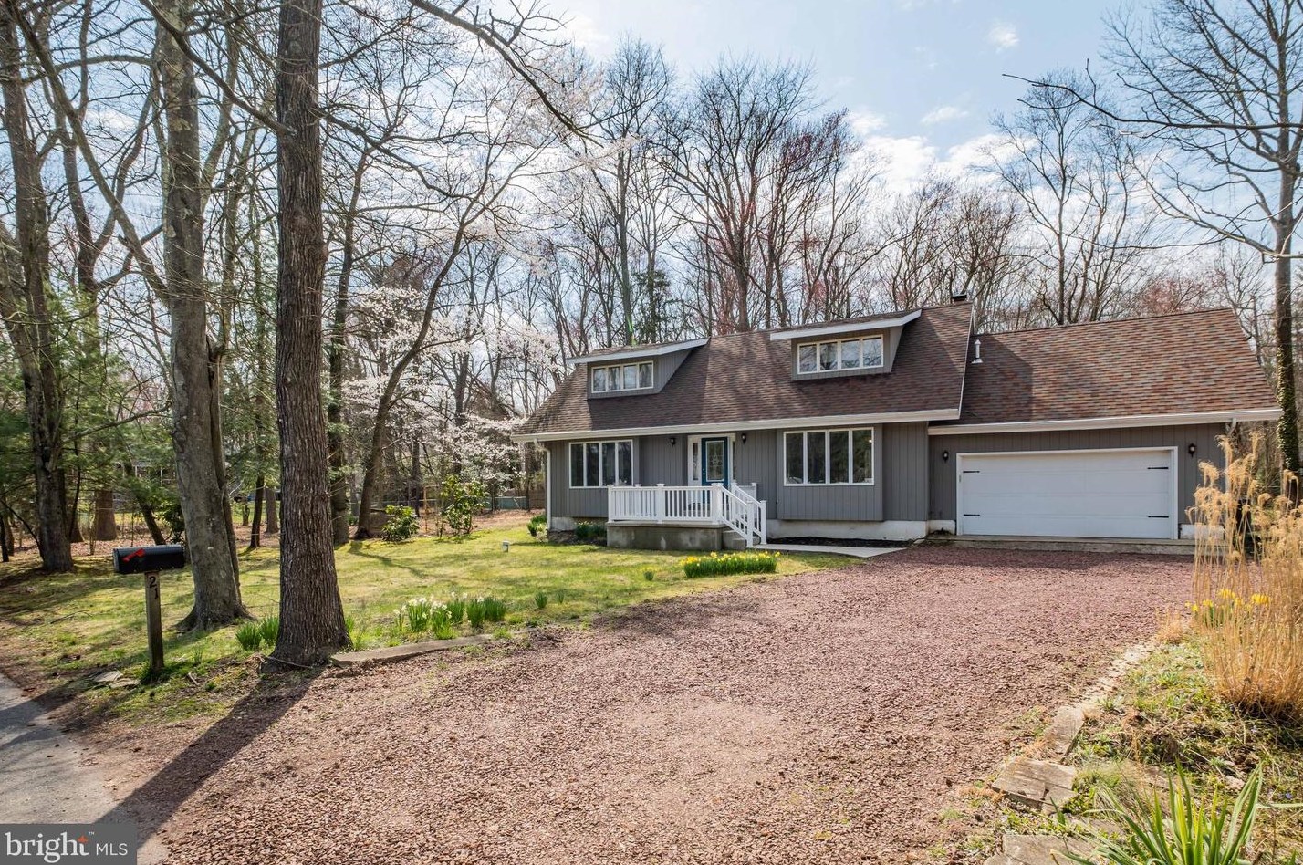 21 Virginia Trl, Medford, NJ 08055-9028