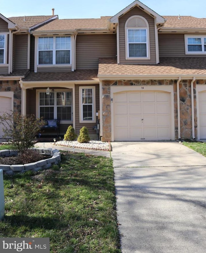 14 Lavister Dr, Mount Laurel, NJ 08054