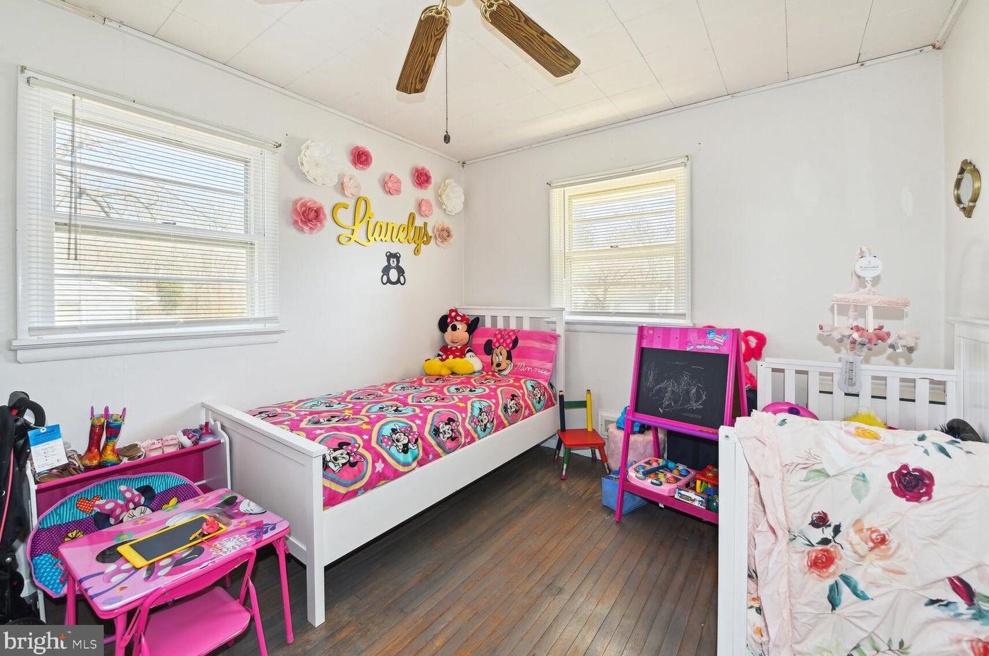 426 Magnolia Rd, Mount Laurel NJ  08054-2148 exterior