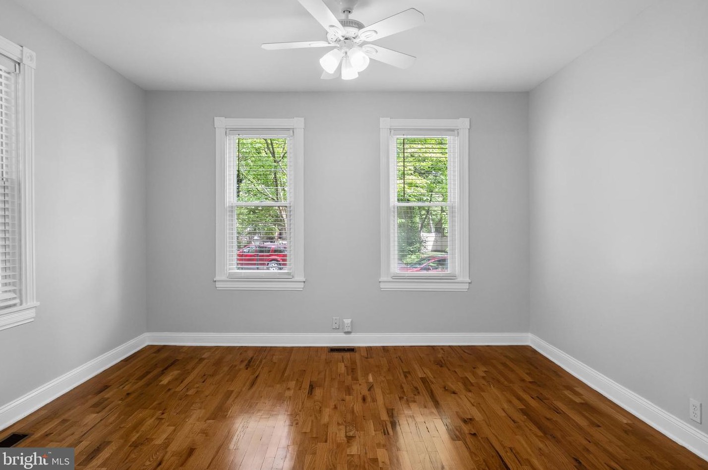 260 Linden St, Moorestown NJ  08057-3623 exterior