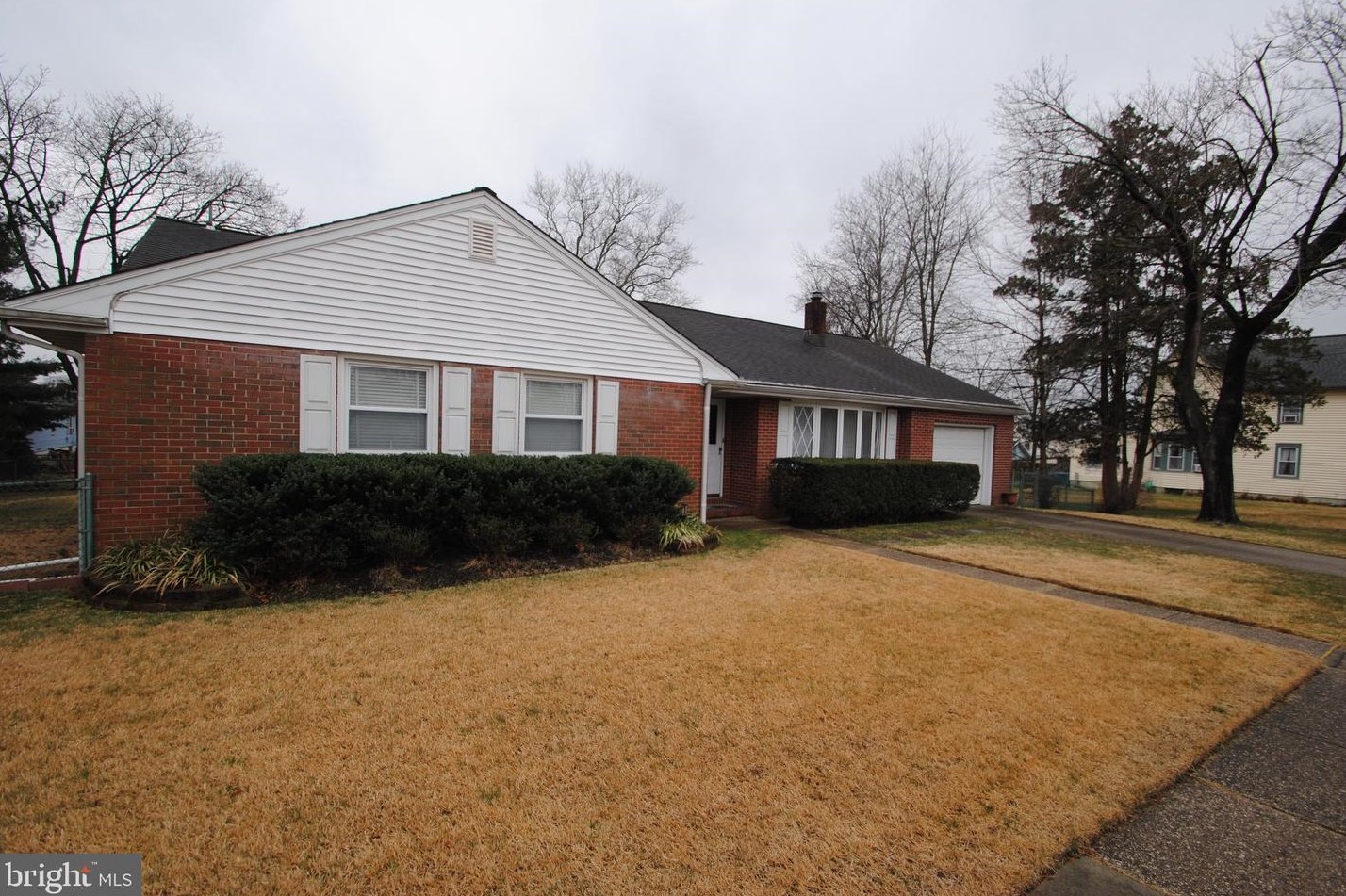 240 E 2nd St, Florence, NJ 08518
