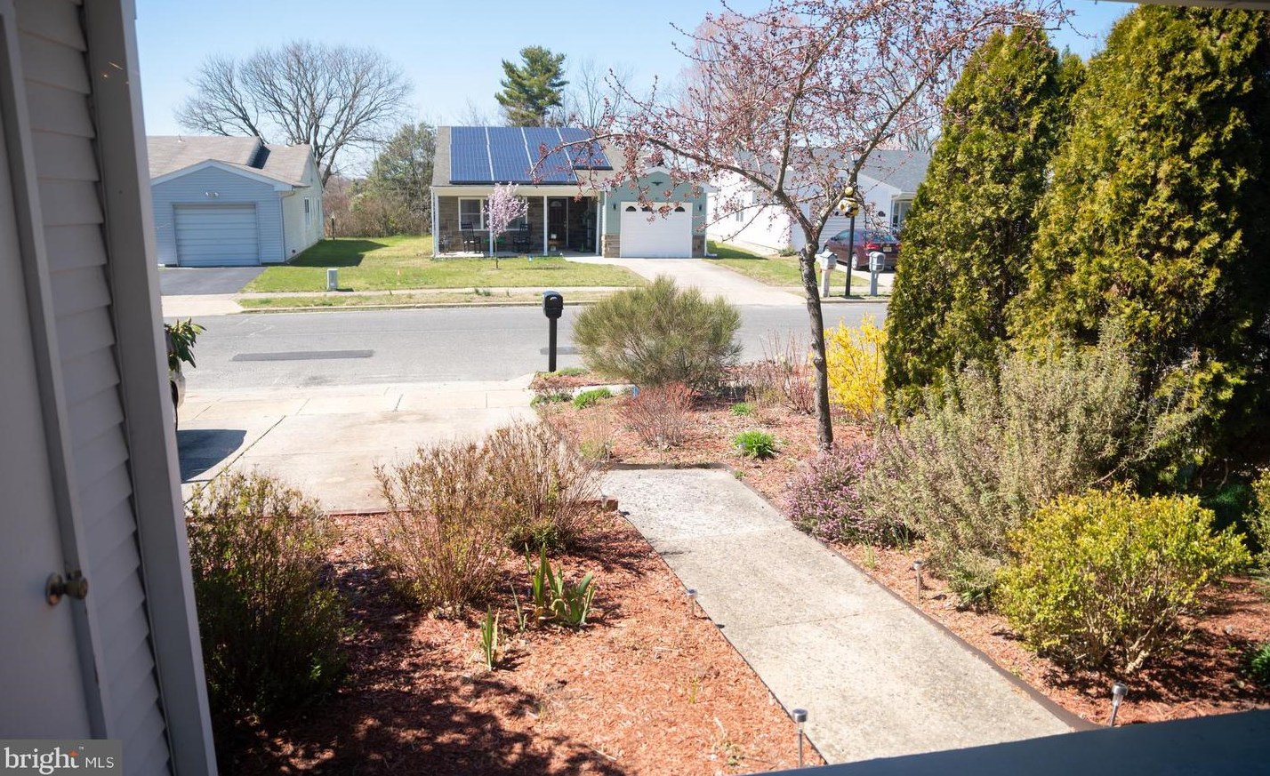 42 Kingston Way, Southampton NJ  08088-1211 exterior