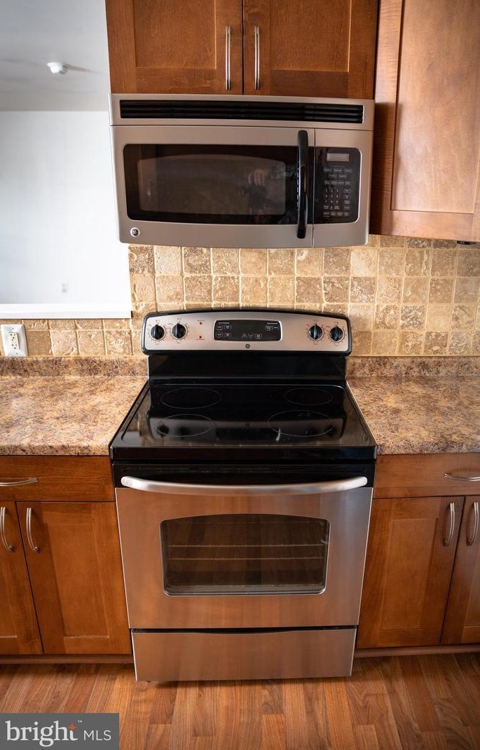 42 Kingston Way, Southampton NJ  08088-1211 exterior