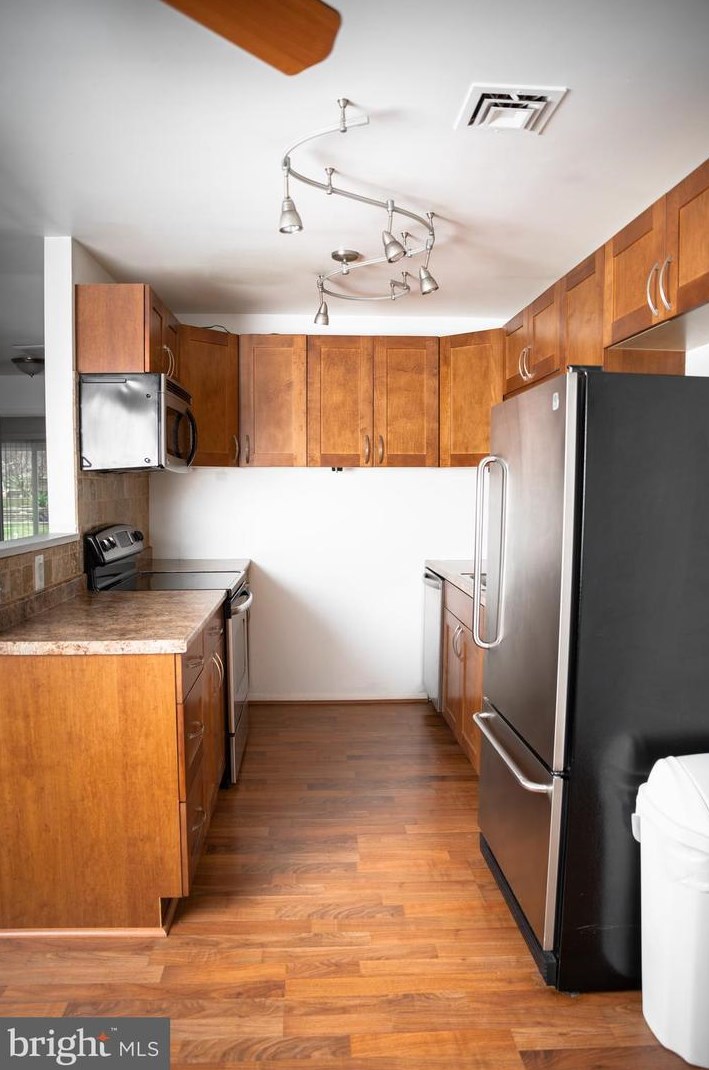 42 Kingston Way, Southampton NJ  08088-1211 exterior