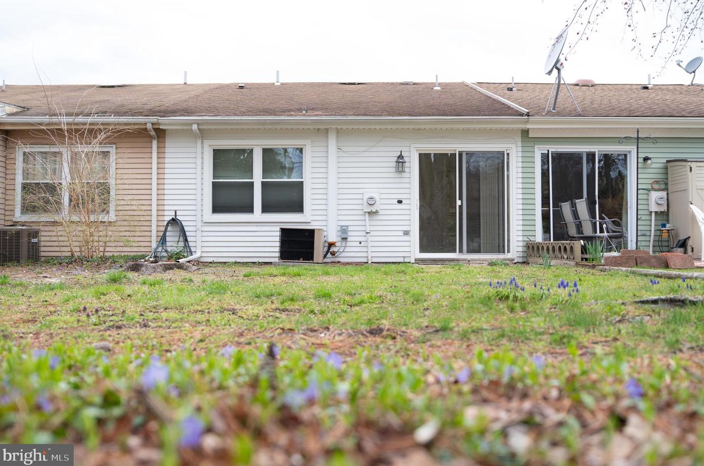 42 Kingston Way, Southampton NJ  08088-1211 exterior