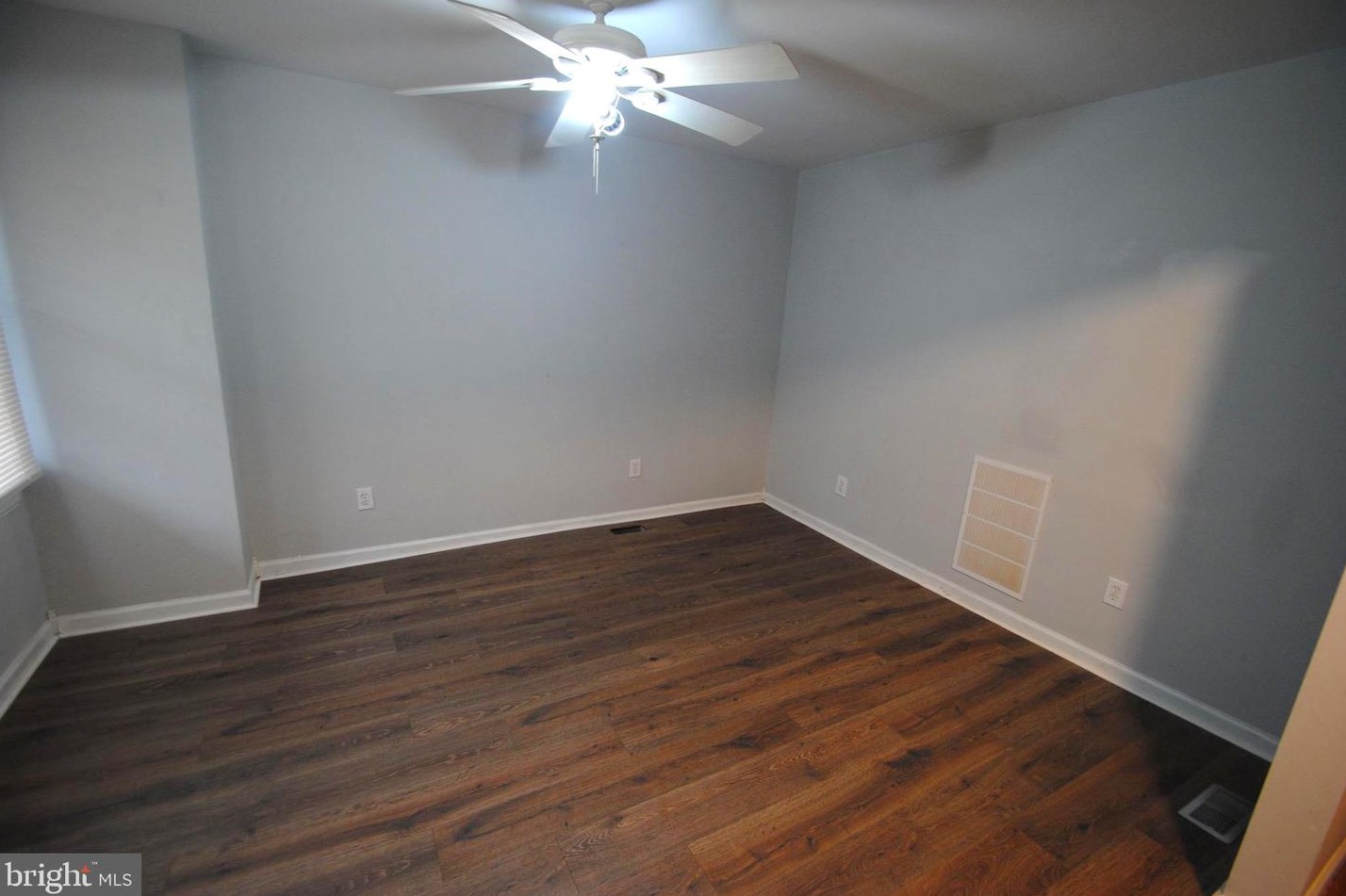 410 Lawrence St, Burlington, NJ 08016-1620