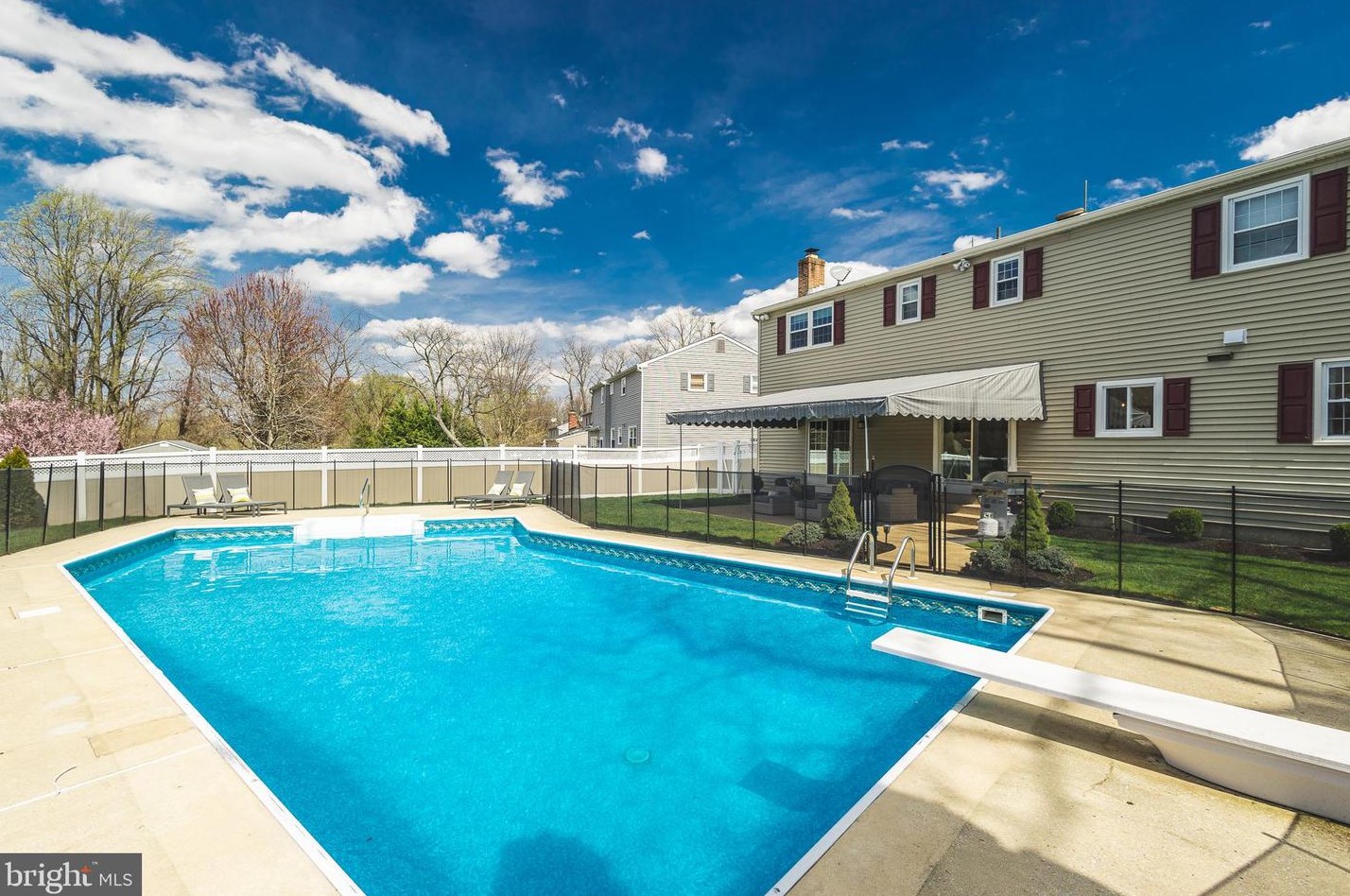 19 Beth Dr, Moorestown, NJ 08057