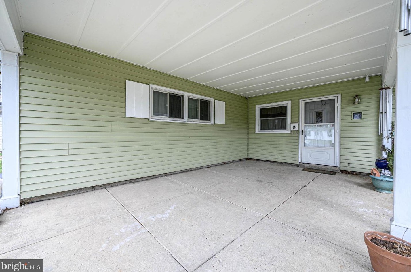 245 Somerset Dr, Willingboro, NJ 08046