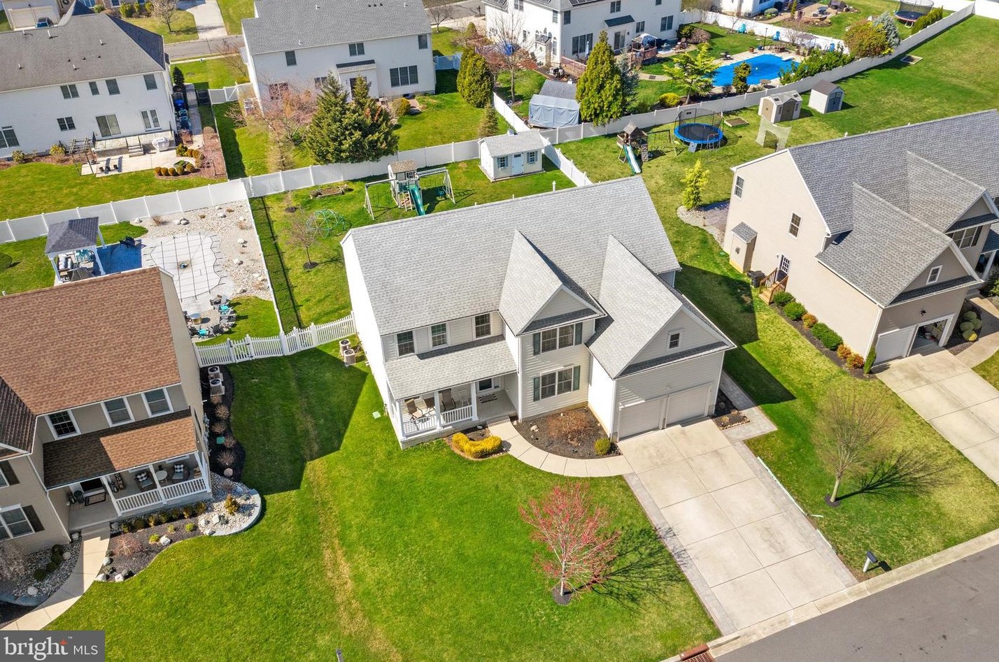 10 Wildflower Ct, Columbus, NJ 08022