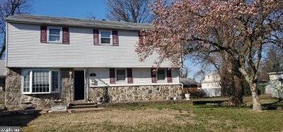 815 James Ave, Riverton, NJ 08077
