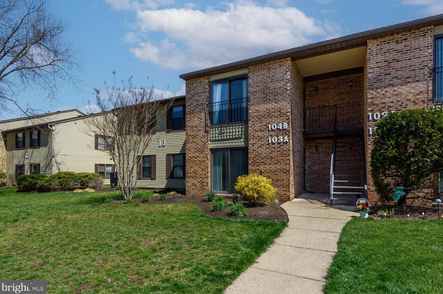 103 Sumac Ct, Mount Laurel, NJ 08054