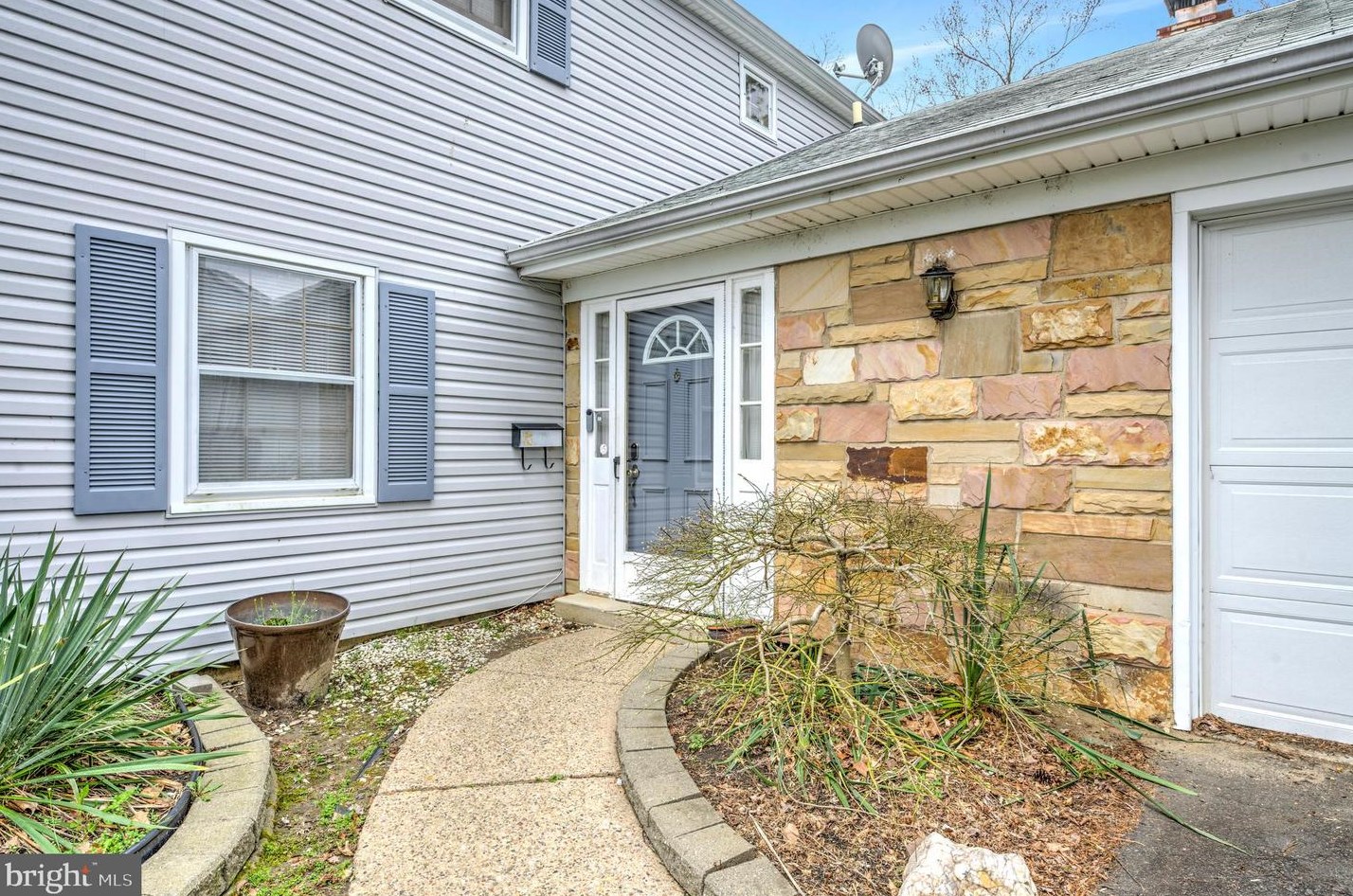 21 Tiffany Ln, Willingboro, NJ 08046