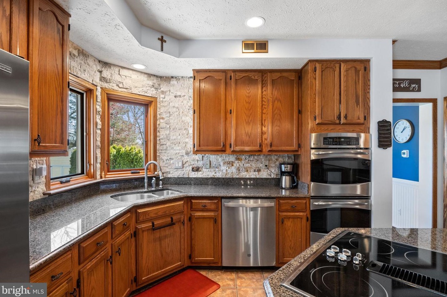 425 Pimlico Way, Mount Laurel NJ  08054-5707 exterior