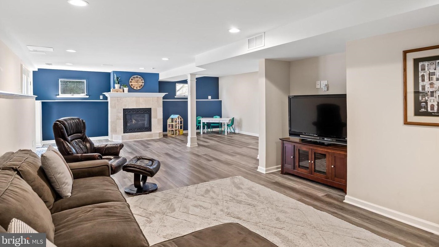 425 Pimlico Way, Mount Laurel NJ  08054-5707 exterior