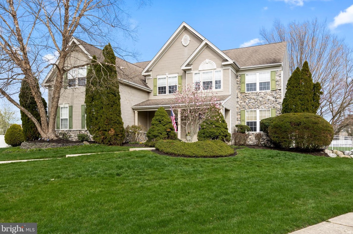 8 Hibiscus Ct, Lumberton Township, NJ 08048
