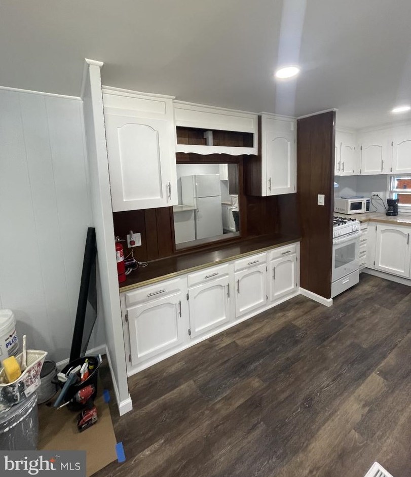 18 Edgewood Pl, Southampton NJ  08088-1610 exterior