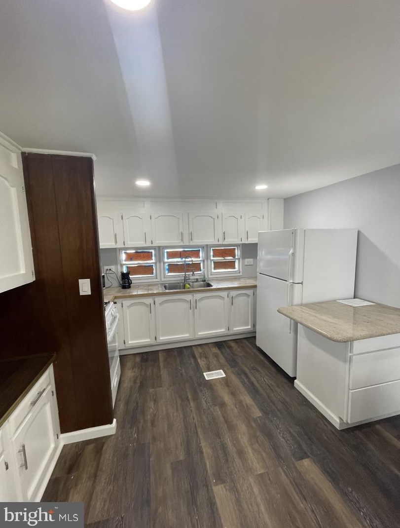 18 Edgewood Pl, Southampton NJ  08088-1610 exterior