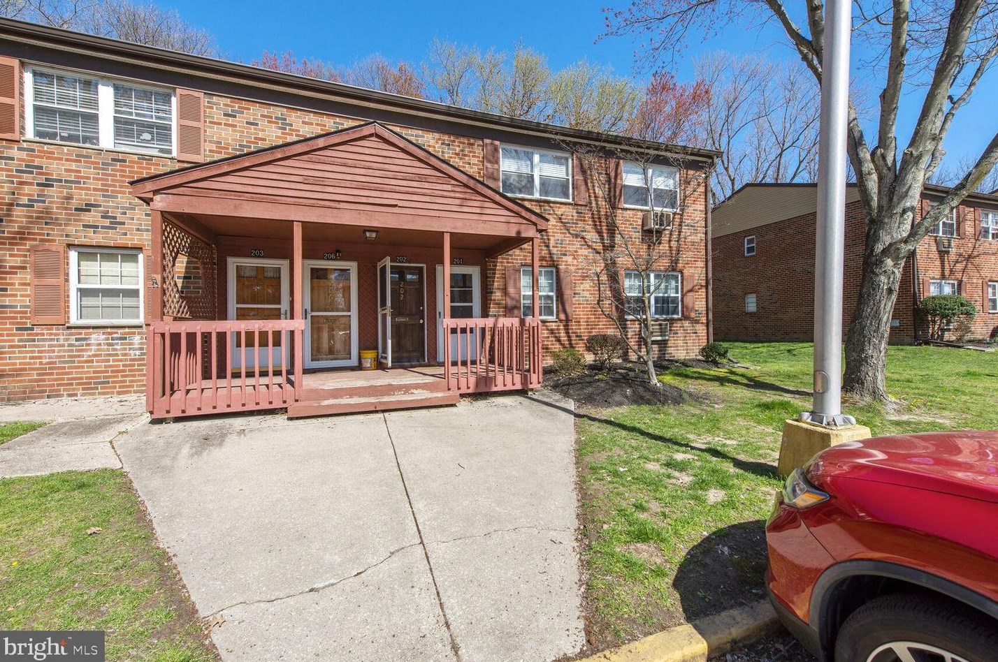 201 Garnet Dr, Burlington, NJ 08016