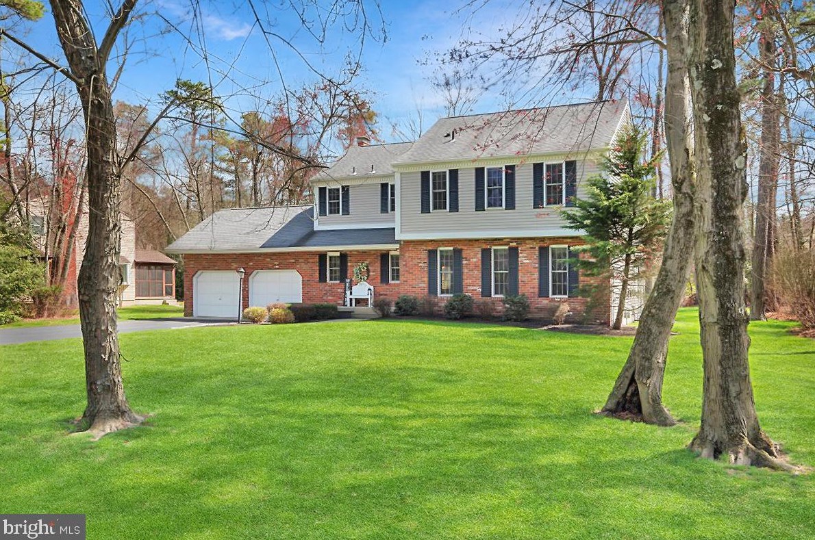3 Sherwood Dr, Medford, NJ 08055-8527