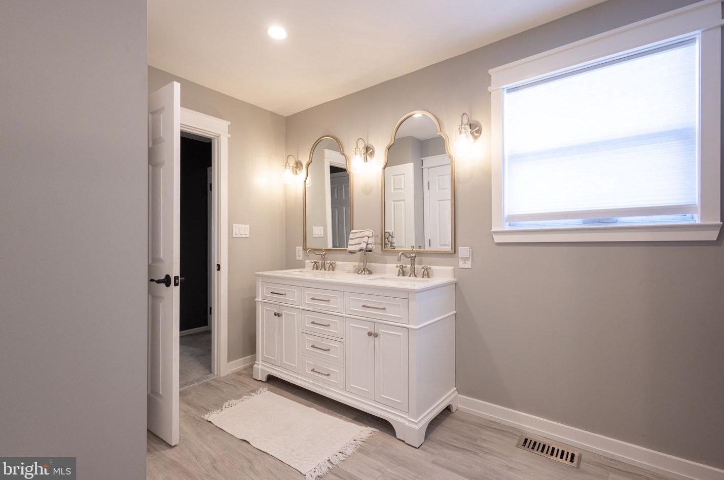 42 Michaelson Dr, Mount Laurel NJ  08054-1356 exterior