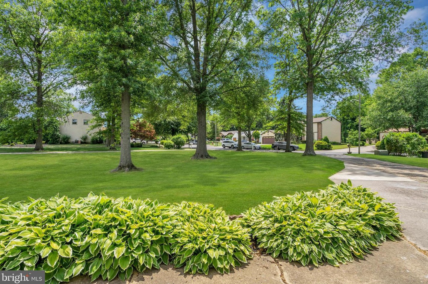 16 Beth Dr, Moorestown, NJ 08057-3022