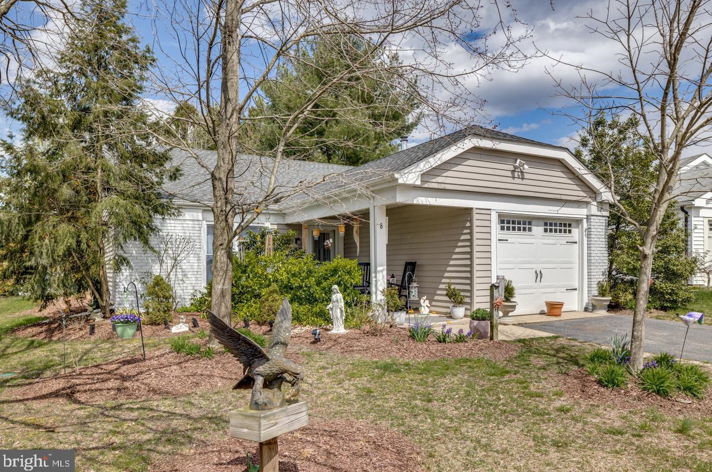 8 Banbury Ln, Southampton, NJ 08088-1223